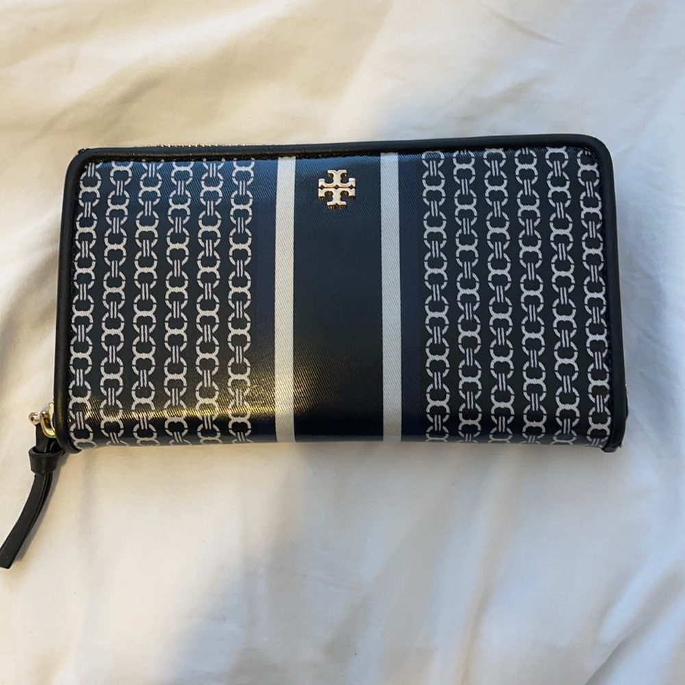 Tory Burch Gemini Link wallet